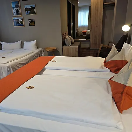 בית הארחה Alpha נירנברג