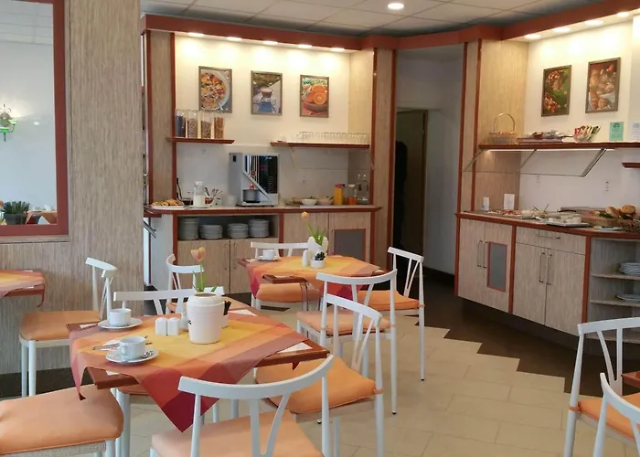 Alpha בית הארחה